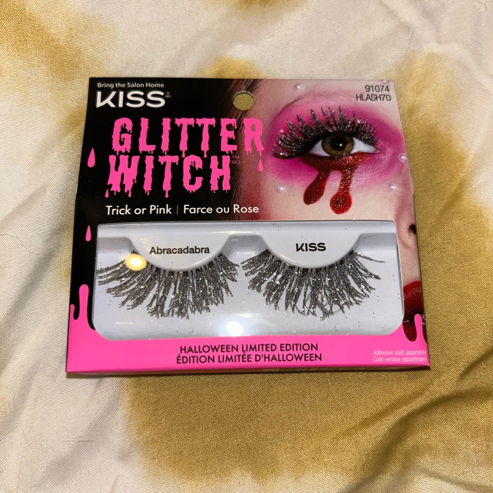 KISS Abracadabra Glitter Witch Eyelashes in Silver